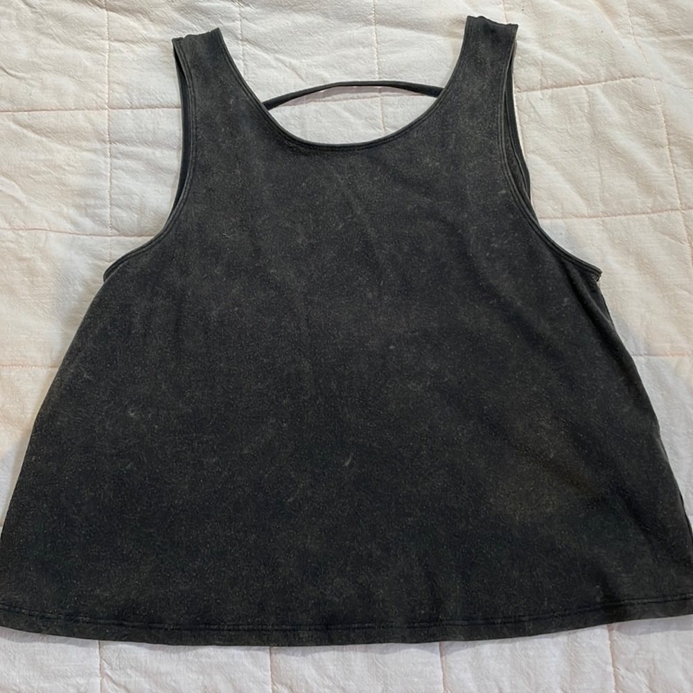 Hollister Tank